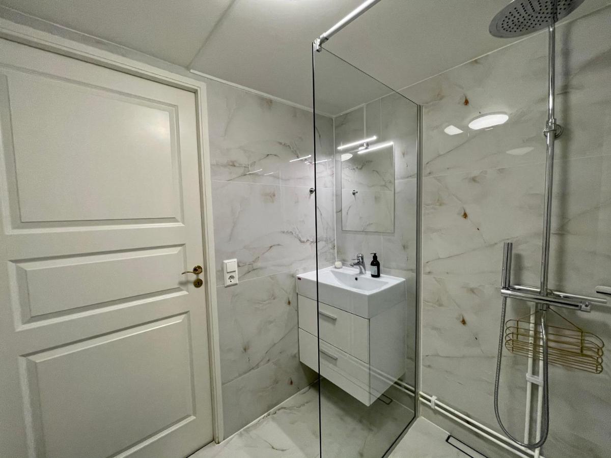 Vid Gekas Ullared Boende B&B Bagian luar foto