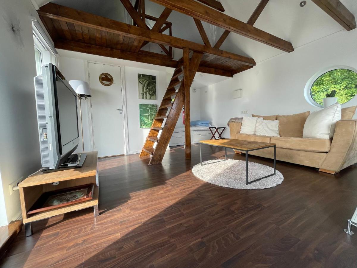 Vid Gekas Ullared Boende B&B Bagian luar foto