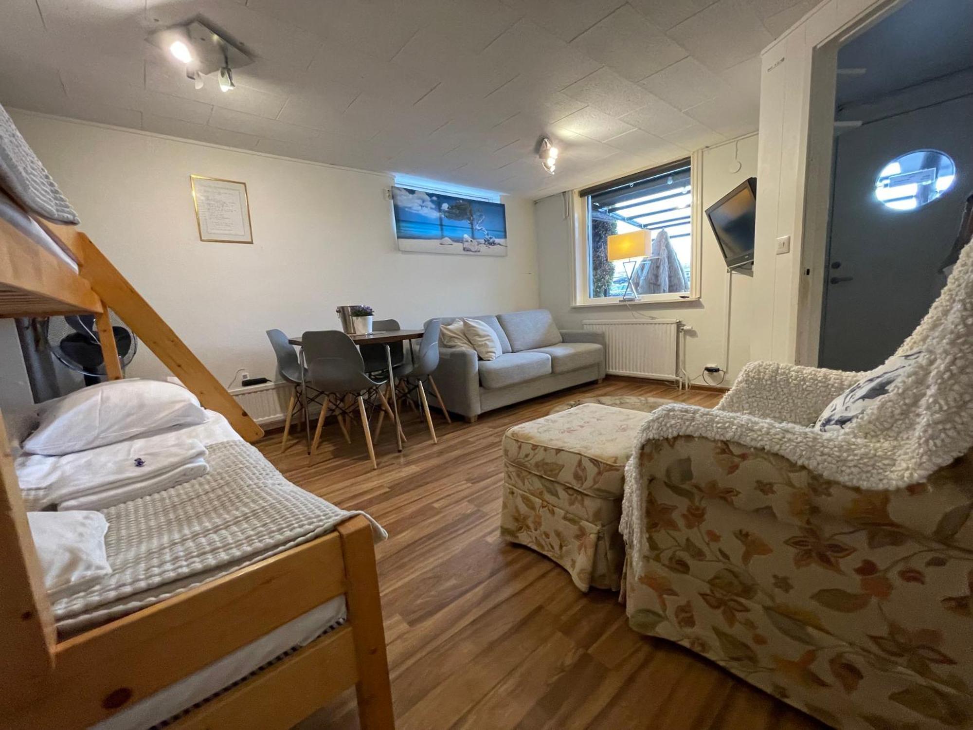 Vid Gekas Ullared Boende B&B Bagian luar foto