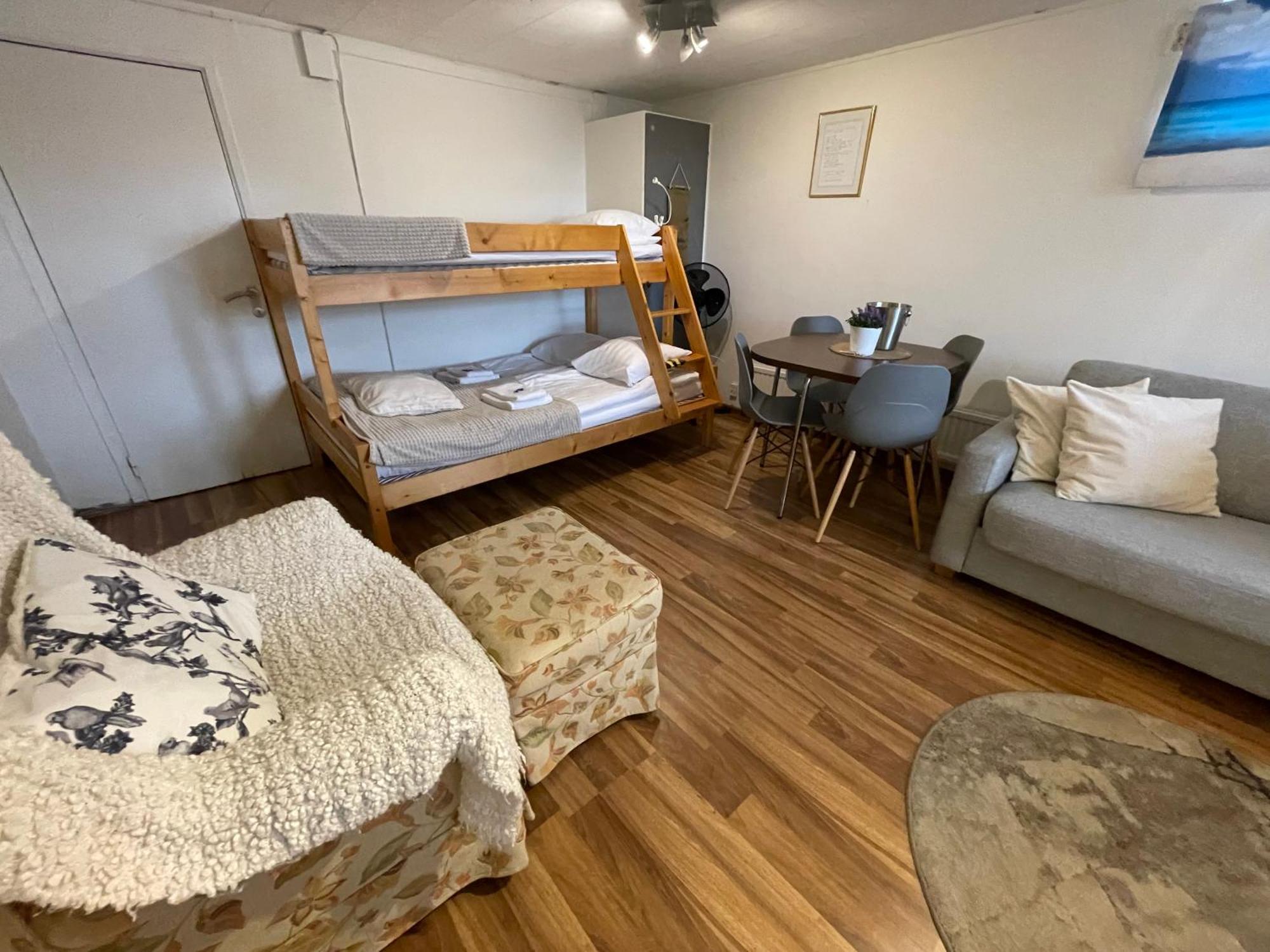 Vid Gekas Ullared Boende B&B Bagian luar foto