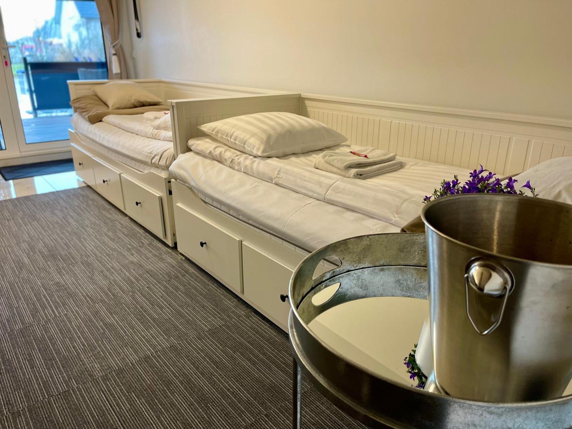 Vid Gekas Ullared Boende B&B Bagian luar foto